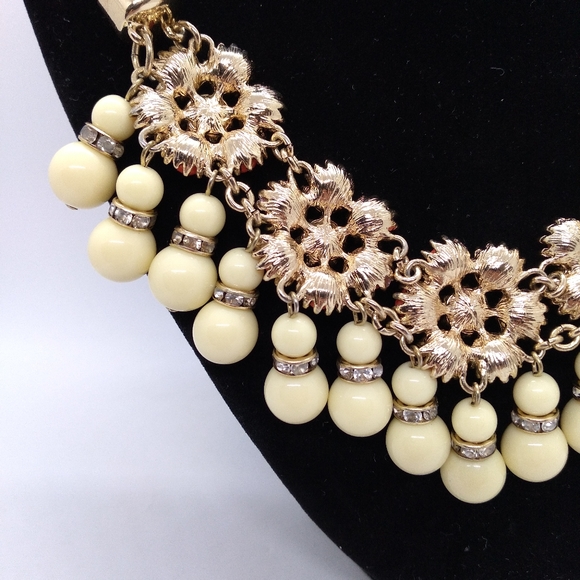 Banana Republic statement necklace - Picture 6 of 14